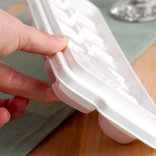 Scoatere ușoară datorită fundului flexibil