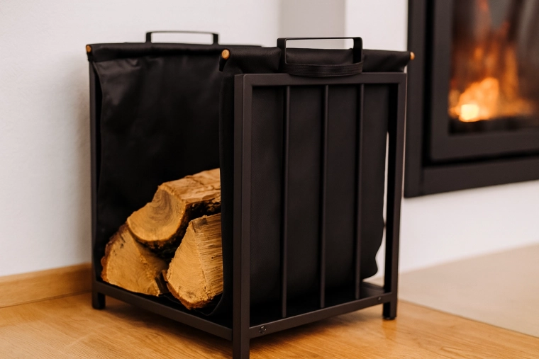 Construcție metalică stabilă cu aspect modern