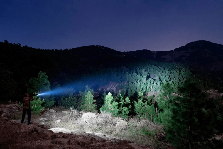 Până la 1500 lm și 250 metri rază de acțiune