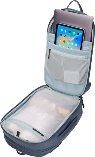 Volum extensibil de 28–32 l și deschidere ca un troler