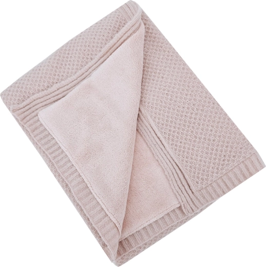 Tricotaj fin, delicat cu pielea