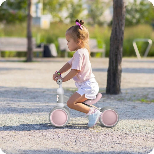 Construcție tricycle stabilă pentru primii pași