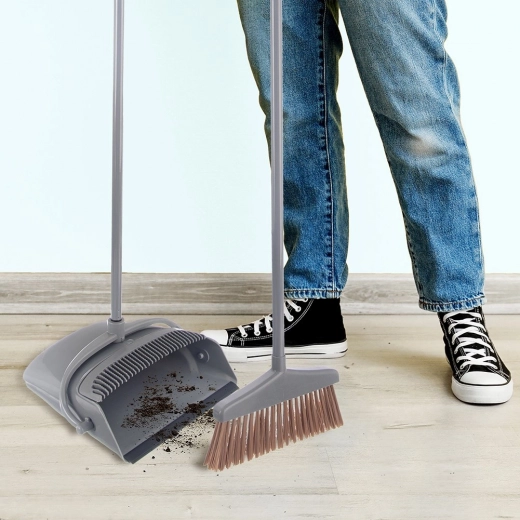 Curățenie confortabilă fără aplecarea spatelui