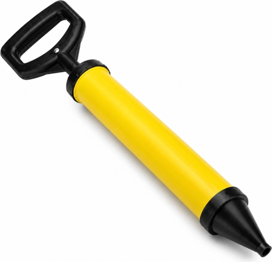Mâner ergonomic și piston etanș pentru extrudare uniformă