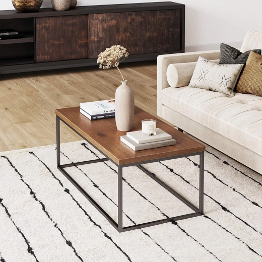 Aspect loft cu decor de lemn