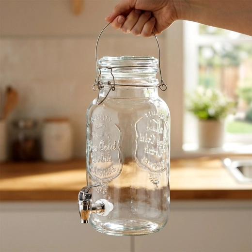 Capac cu clemă etanș și mâner practic