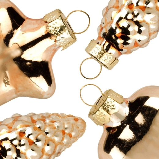 Strălucire aurie luxoasă pentru o atmosferă festivă desăvârșită