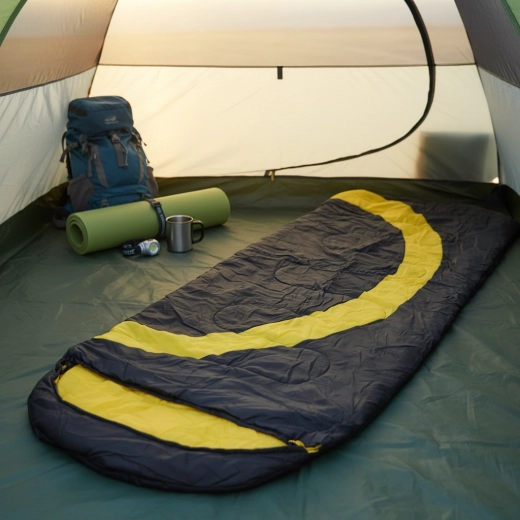 Materiale durabile și glugă practică