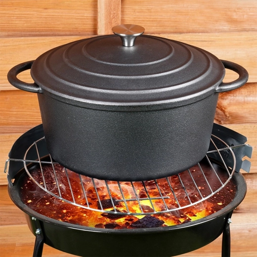 Utilizare versatilă pe plită, în cuptor și la foc deschis