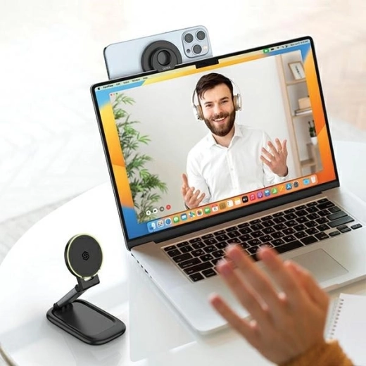 Stand și suport pentru laptop într-unul singur