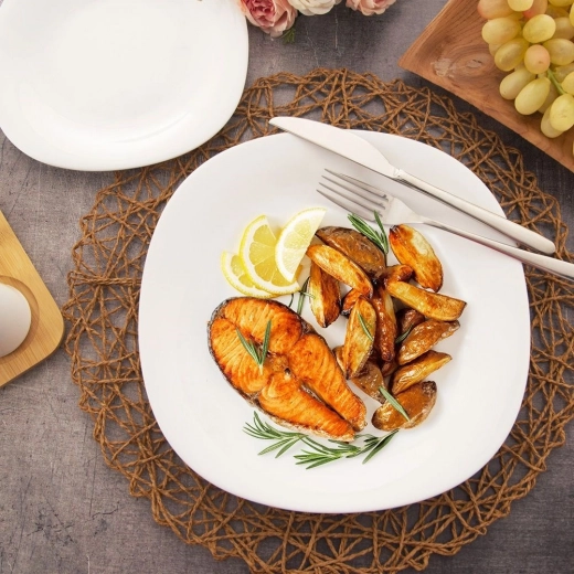 Ideală pentru felul principal și servire stilată