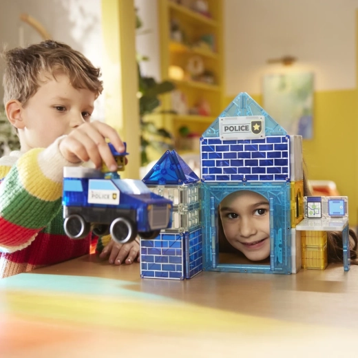 Compatibil cu toate seturile MAGNA-TILES și materiale sigure