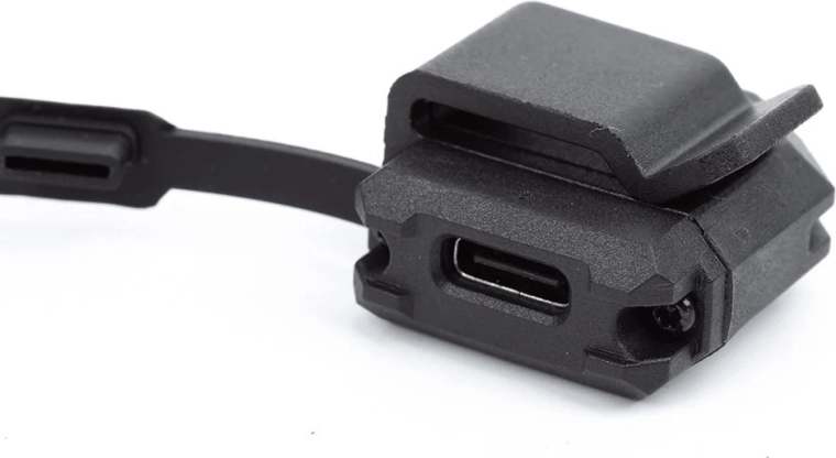 Construcție rezistentă cu USB‑C