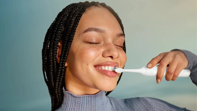 Senzor inteligent de presiune pentru protecția gingiilor