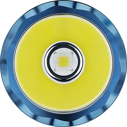 Până la 3100 lm și bătaie de 400 metri