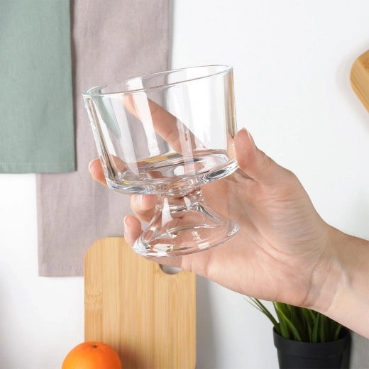 Sticlă transparentă și rezistentă