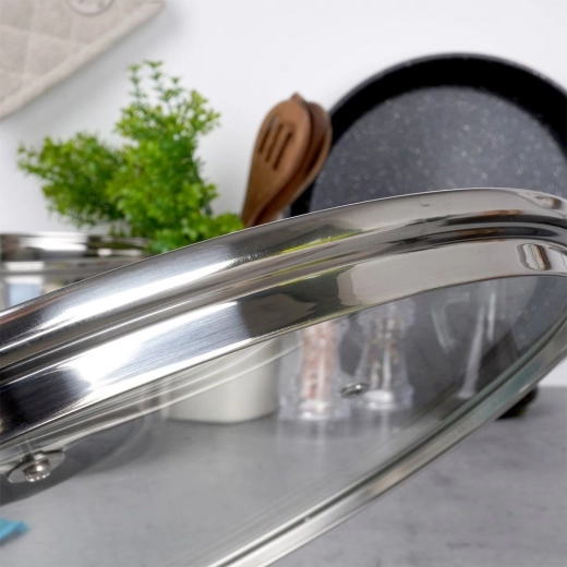 Vizibilitate clară datorită sticlei transparente