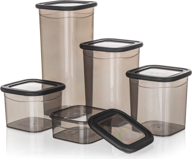 Formă pătrată stivuibilă ce economisește spațiu