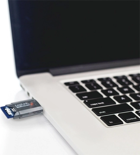 Transfer rapid de fotografii și videoclipuri de pe cardurile SD