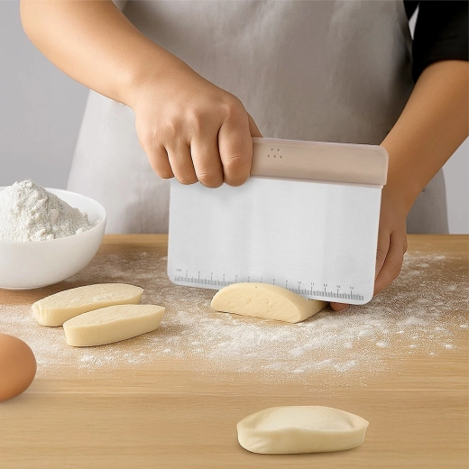 Ajutor multifuncțional pentru copt și gătit