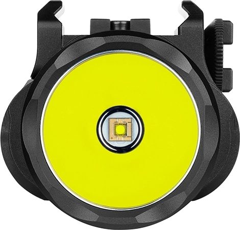 Rază impresionantă de 515 metri și 800 lumeni