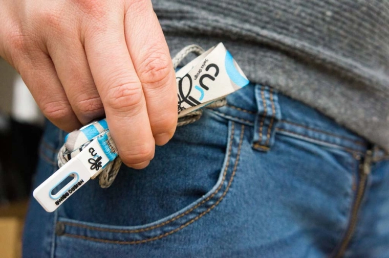 Curea confortabilă și dispenser pentru punguțe