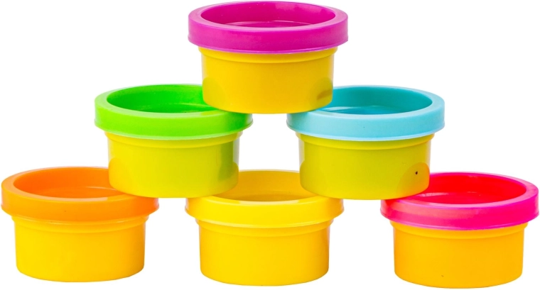 Plastilină în 6 culori în recipientele practice