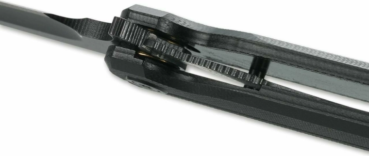 Blocare sigură a lamei cu Liner Lock