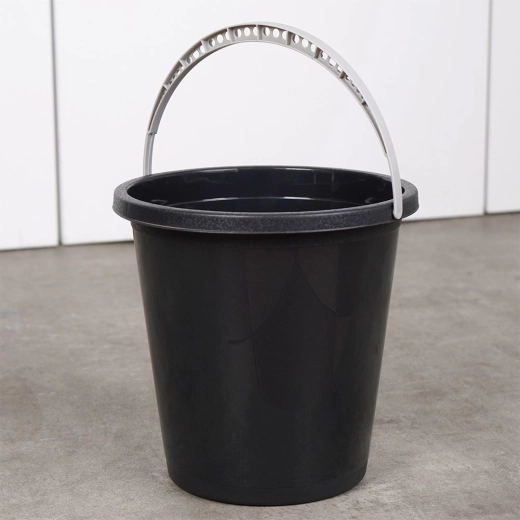 Plastic rezistent și margine stabilă