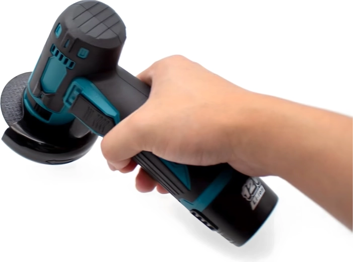 Putere compactă într-o singură mână