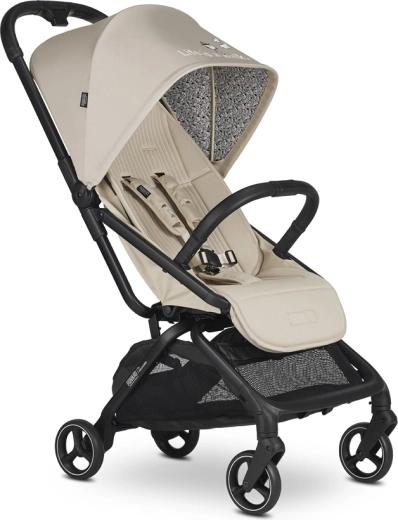 Capotină mare cu ventilație și design compact