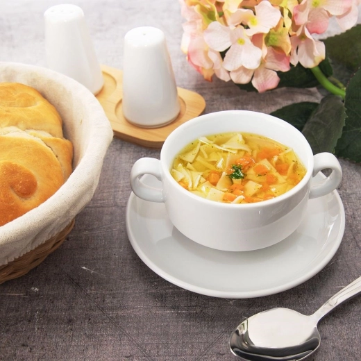 Servire elegantă pe masă