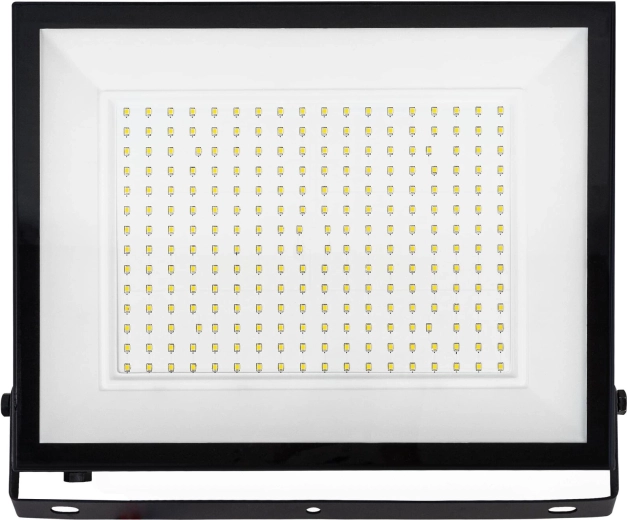 Unghi larg de 120° pentru iluminare uniformă