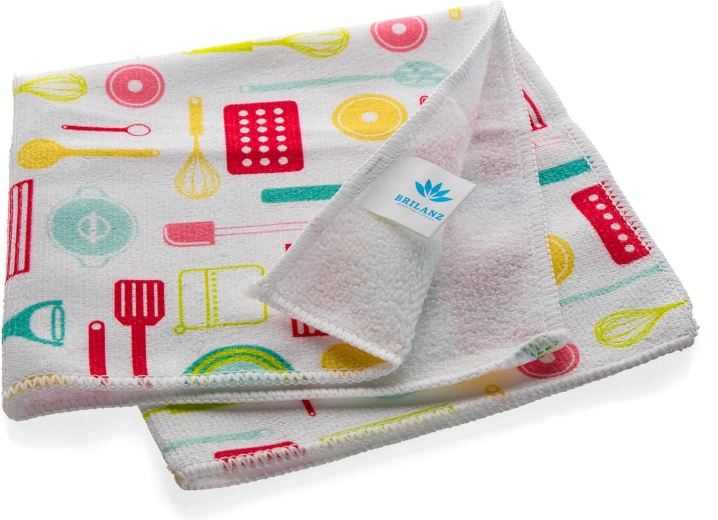 Format practic 40 × 40 cm și decor stilat