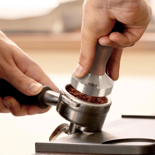 Mâner ergonomic din lemn