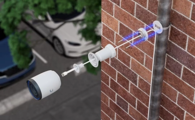 PoE+ și montaj exterior pentru instalare flexibilă
