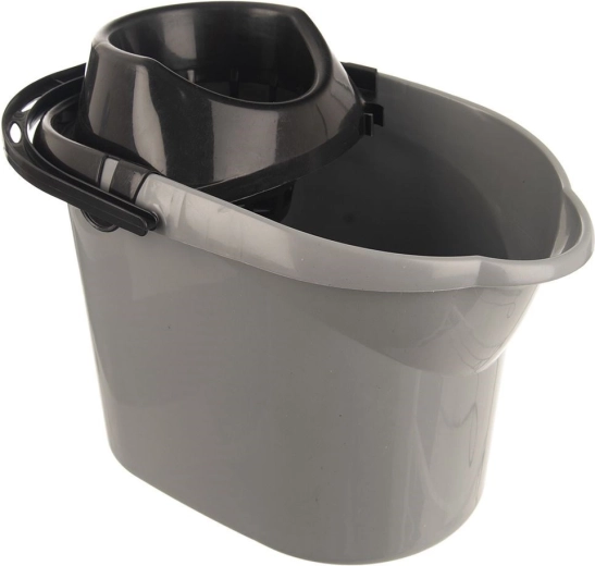 Storcător detașabil pentru un mop mai uscat