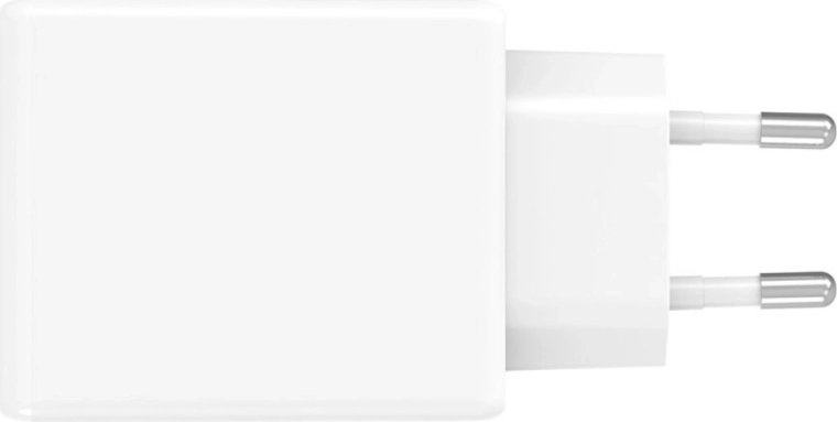 Design Slim Plug pentru prize înguste