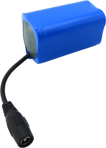 Conector DC integrat pentru conectare ușoară