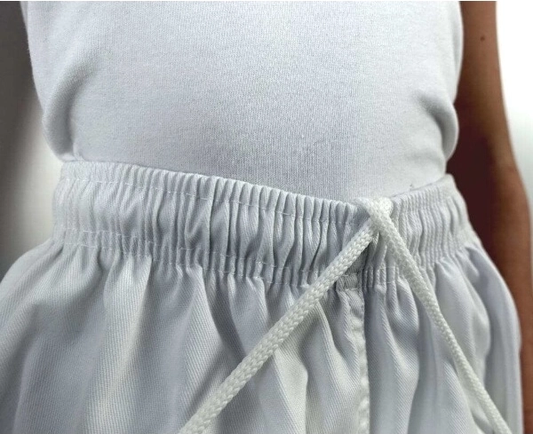 Pantaloni cu talie elastică și întărituri