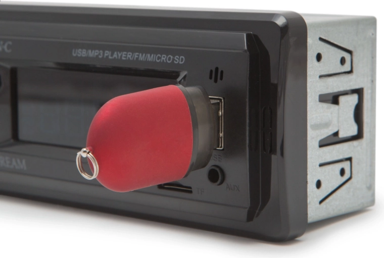Muzică de pe USB, AUX și card microSD