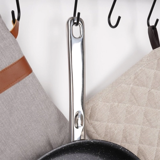 Construcție durabilă din inox și agățare comodă