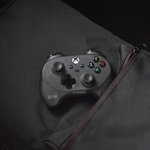 Design compact și greutate de doar 165 g