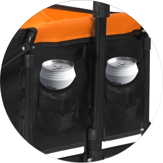 Buzunare și suporturi practice pentru băuturi