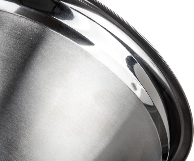 Margine lată pentru turnare comodă