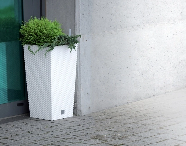 Material rezistent și ușor pentru exterior și interior