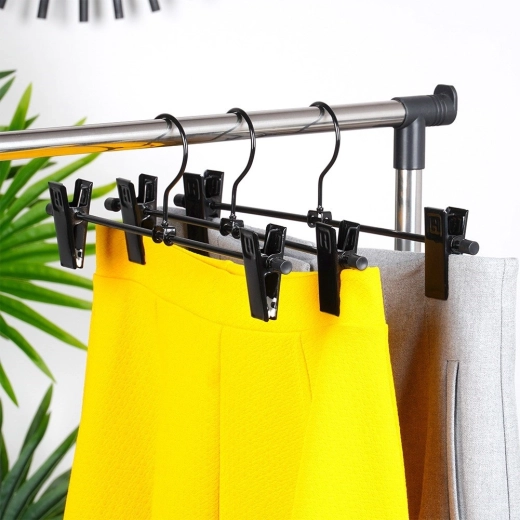 Economisire de spațiu și ordine în dulap