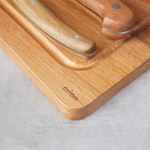 Lemn de salcâm pentru confort și stil