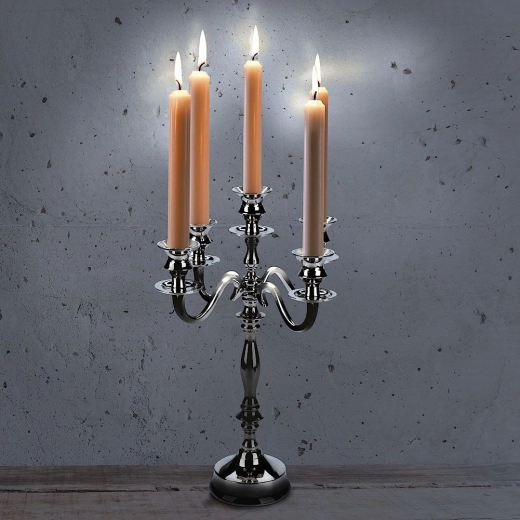 Execuție metalică lucioasă