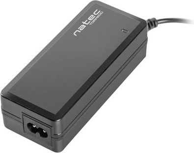 Adaptor compact pentru călătorii
